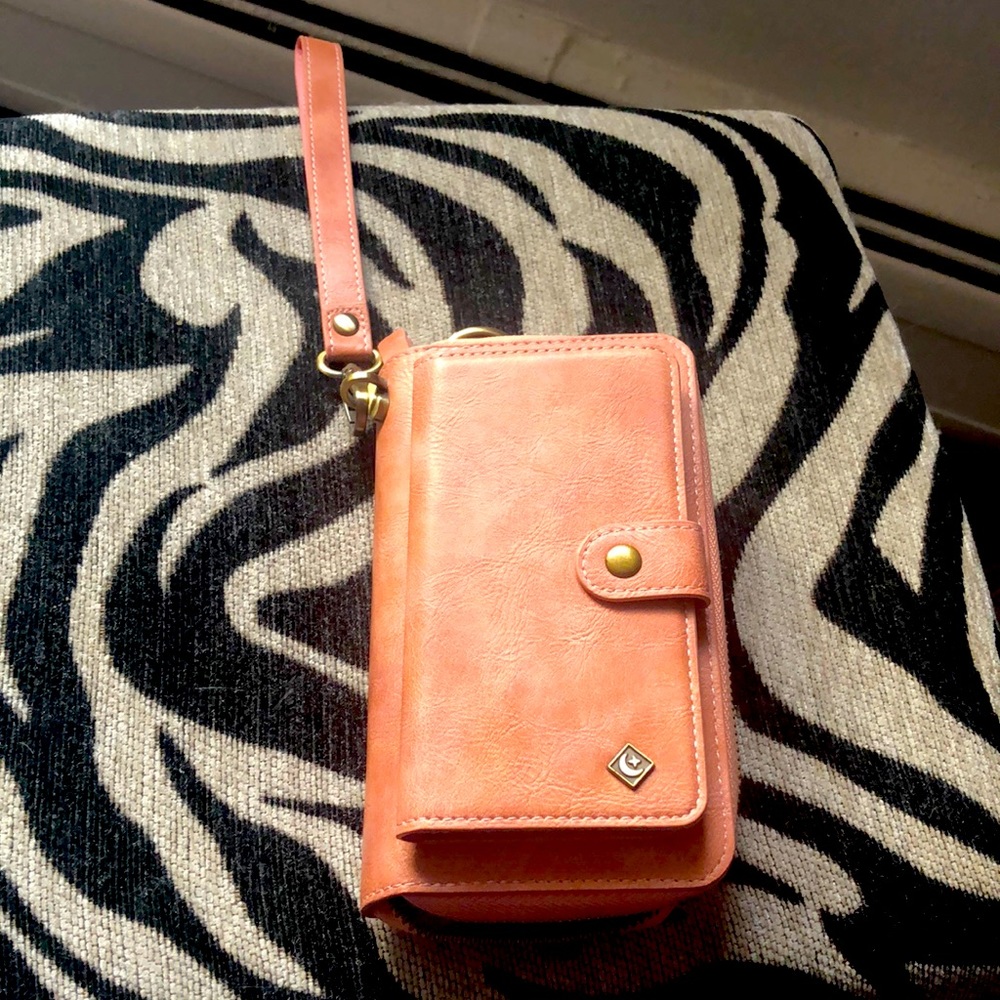 Clutch wallet with magnetic detachable phone case